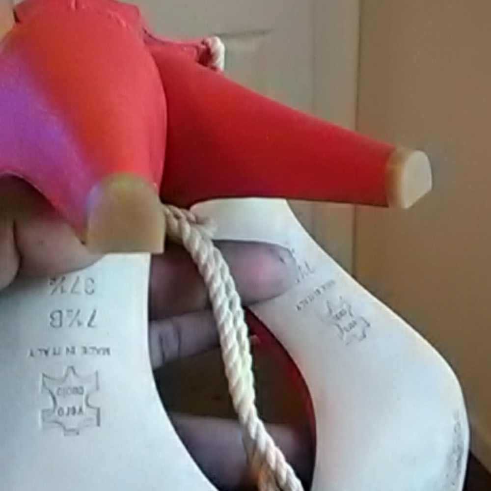 HEELS - Picture 3 of 3